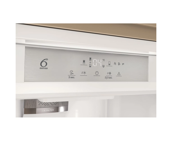  Встраиваемый холодильник Whirlpool SP40 812 EU 2 